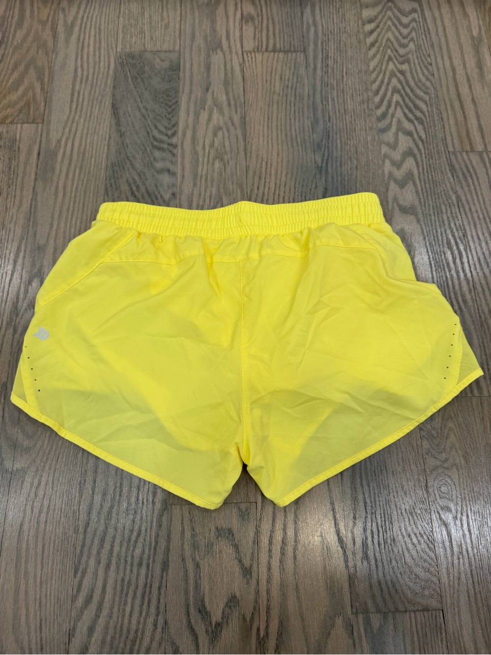 All in motion Yellow Athletic Shorts Women’s Medium ~ GOOD CONDITION - Picture 4 of 9